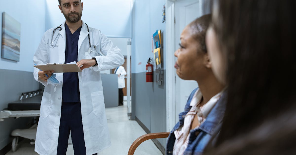 découvrez les solutions chirurgicales pour l'hyperhidrose, une condition médicale qui cause une transpiration excessive. apprenez-en plus sur les techniques, les avantages et les résultats de cette opération pour retrouver confiance et confort au quotidien.