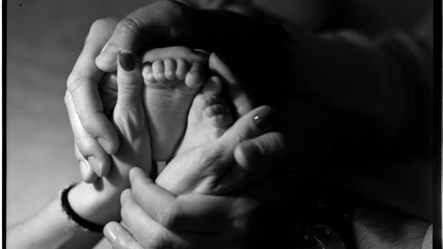 Pieds-mains-bouche : symptômes, durée et guide d'action pour parents