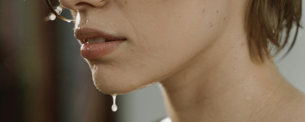 Transpiration visage remède naturel : 7 solutions efficaces testées